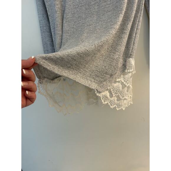 Bellamie Modest Lace Hem Knit Tunic Top Size Medium - Picture 8 of 8